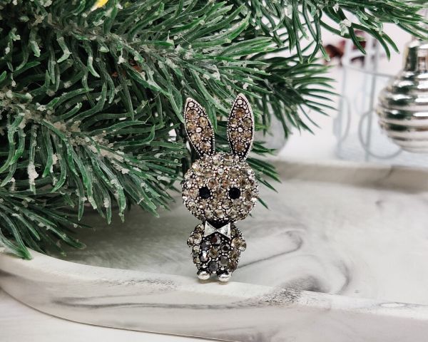 Brooch Bunny