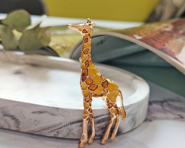 Brooch Giraffe