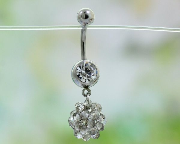 Navel piercing F403